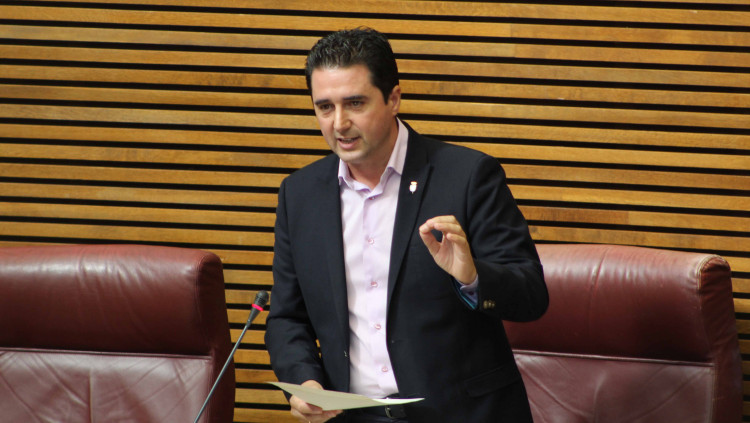 Paco Garcia, diputat de Compromís a les Corts Valencianes, ha presentat les esmenes a la llei de mancomunitats per blindar les comarques|  EL TEMPS
