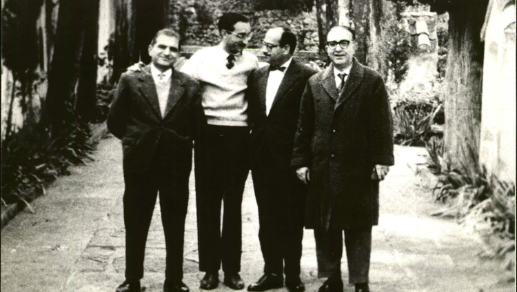 Joan Reglà, Joan Fuster, Miquel Tarradell i Manuel Sanchis Guarner, promotors des de 1960 del projecte d’elaboració d’una Història del País Valencià en diversos volums.