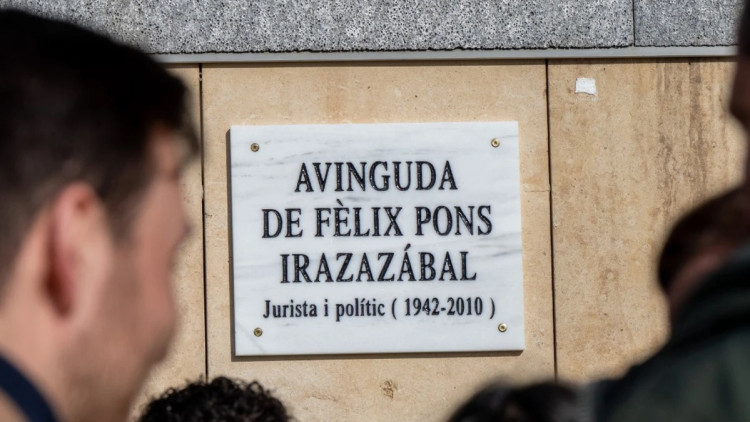 El socialista Fèlix Pons, desaparegut el 2010, ha estat honorat per la majoria de dretes de l’Ajuntament de Palma, que li ha posat el seu nom a una avinguda