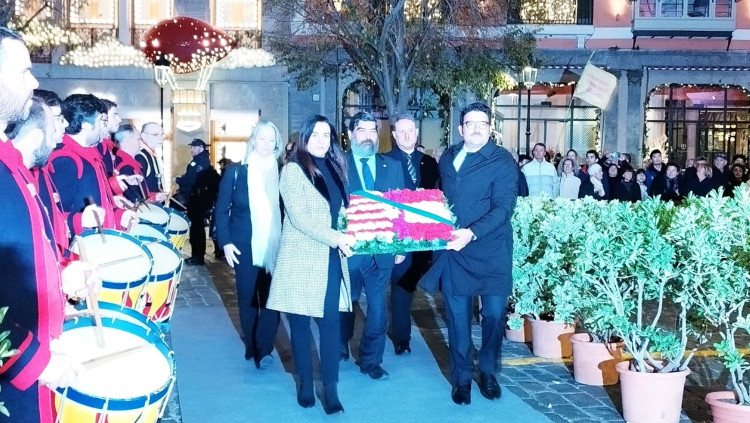 Representants de Vox participen en l'ofrena floral a Jaume I. Europa Press