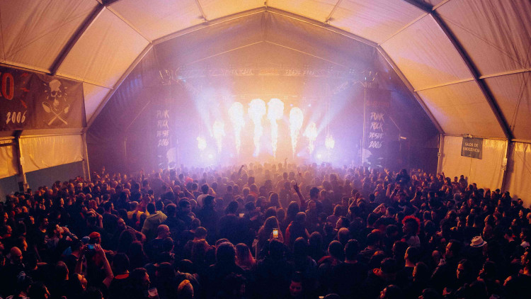 La carpa del Gazpatxo Rock de gom a gom| Gazpatxo Rock/Guillem Caray