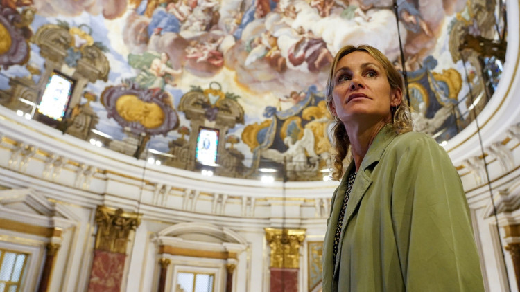 Paula Añó, secretària autonòmica de Cultura de la Generalitat Valenciana a proposta de Vox, en una visita a la basílica de la mare de Déu dels Desemparats.. Europa Press