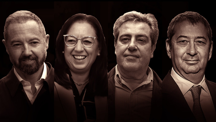 D’esquerra a dreta, Juanma Badenas, Llanos Massó, José María Llanos i Vicente Barrera. / Europa Press