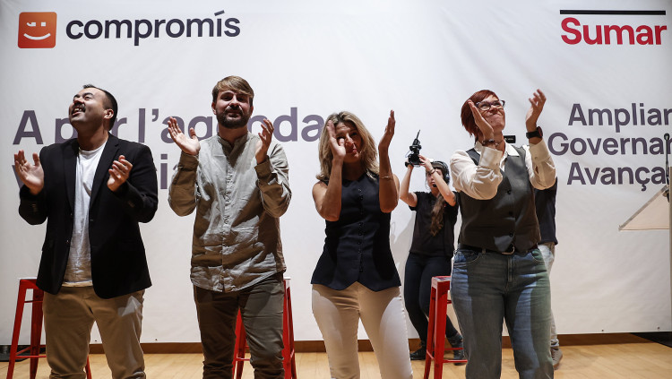 Els diputats Nahuel González, Alberto Ibáñez, Yolanda Díaz (ministra de Treball i dirigent de Sumar) i Àgueda Micó (coportaveu i principal representant de Compromís al Congrés). Europa Press