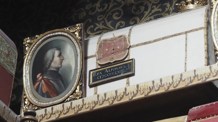 Arqueta on es van conservar les restes d’Alfons el Magnànim a la sagristia de San Domenico Maggiore, a Nàpols