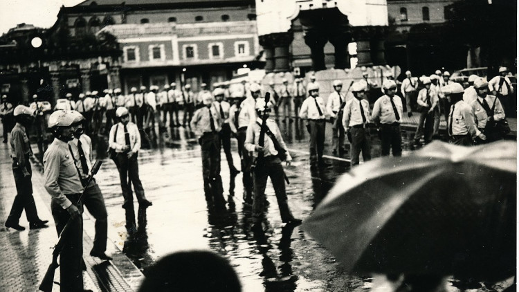 La Policia espanyola pren posició contra manifestants demòcrates a Donosti el 1977
