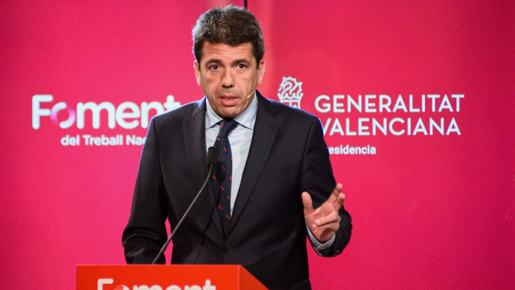 El president valencià, Carlos Mazón, intervé en una conferència a la seu de Foment del Treball. Europa Press