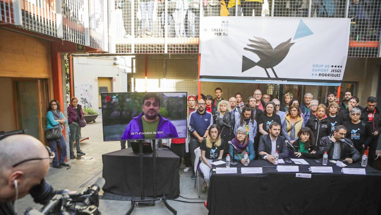 Acte de suport a Jesús Rodríguez a La Comunal de Sants. Víctor Serri -La Directa-