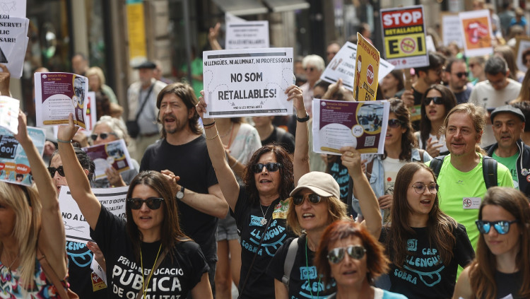Estampa de la mobilització matinal dels docents| Europa Press/Rober Solsona