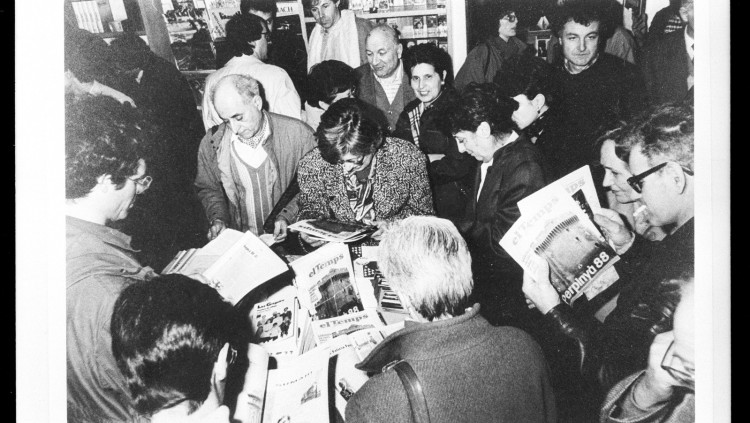 EL TEMPS arriba a cada racó de l’àrea catalanoparlant, com ara a Perpinyà. A la imatge, presentació del número 188, publicat en gener de 1988 i que parava una atenció especial a la Catalunya Nord.