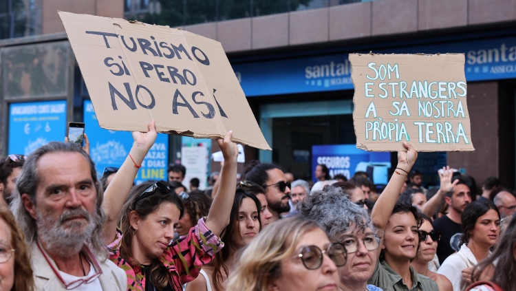 Manifestació contra el model turístic a Palma. Europa Press