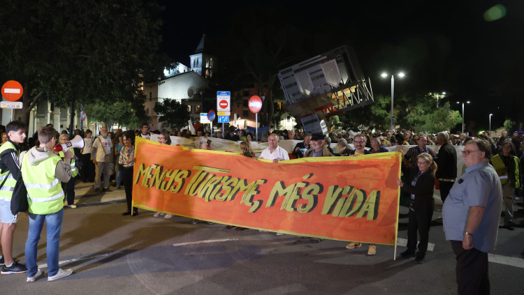 Manifestació contra el turisme massiu a Palma. Europa Press