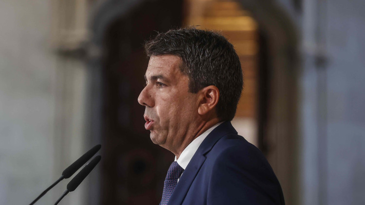 El president valencià, Carlos Mazón, durant la compareixença d’aquest divendres en què ha comunicat els noms dels nous consellers.. Europa Press