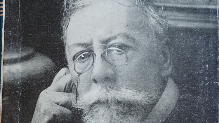 Ángel Guimerà, pensatiu i creatiu. 