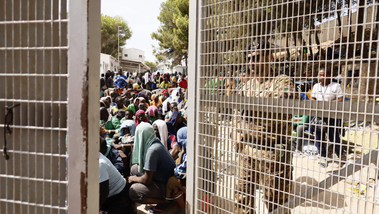 Migrants africans tancats a l'illa de Lampedusa. Europa Press