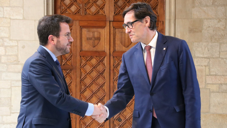 El president Pere Aragonès i el candidat del PSC, Salvador Illa, en una imatge d'arxiu. Agència Catalana de Notícies