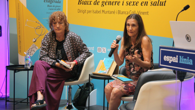Isabel Muntaner i Blanca Coll, directores del llibre 'Ets una exagerada'.. Agència Catalana de Notícies