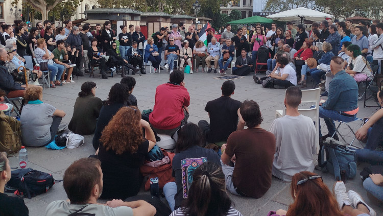 L'assemblea oberta d'aquest dilluns| Moisés Pérez/EL TEMPS. 