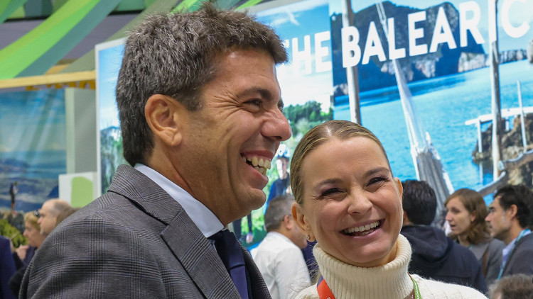 El president de la Generalitat Valenciana, Carlos Mazón, amb la presidenta balear Marga Prohens. Europa Press