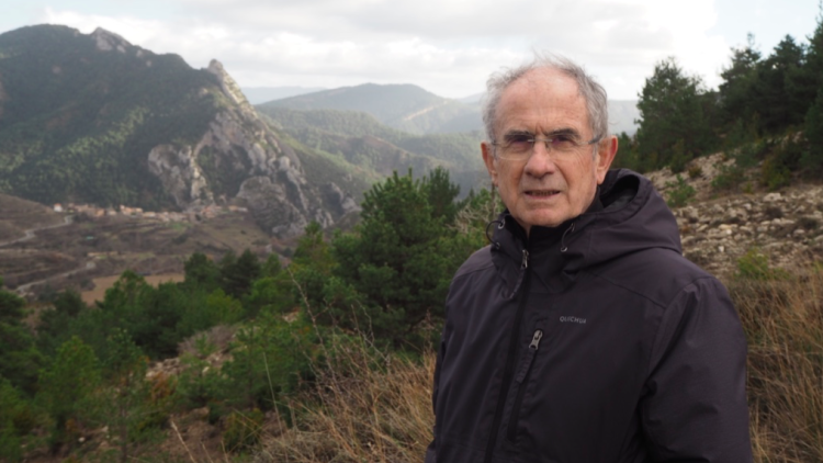 Pep Coll al camí de Carrànima i Bóixols al fons. Àlex Milian