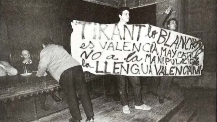L'activista blaver Carles Recio assetjava David Rosenthal a València. Leopoldo Amor / Arxiu EL TEMPS