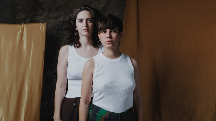 Anna Andreu i, en segon terme, Marina Arrufat. Sílvia Poch