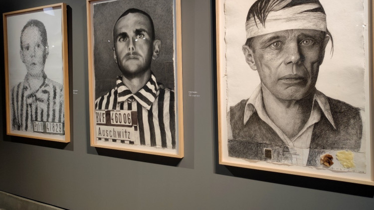 Sèrie de retrats de l'exposició d'Artur Heras 'Halt!'.