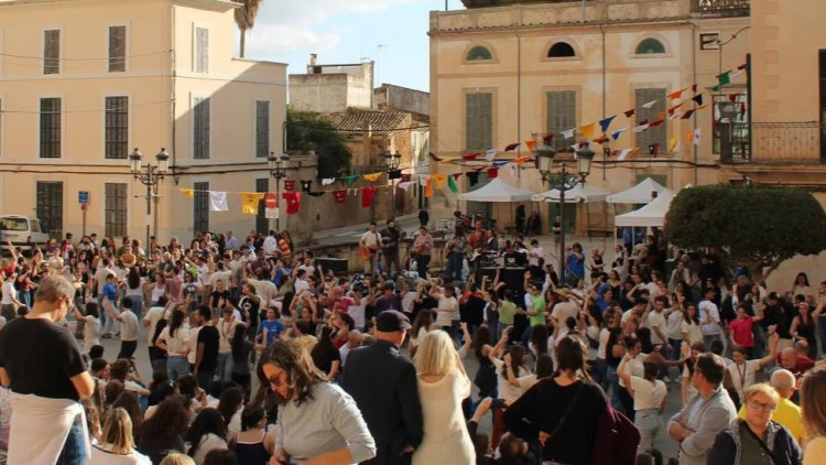 Acte de l'Acampallengua d'enguany a la plaça de Felanitx
