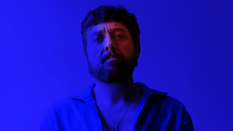 El músic Víctor Ballester i el seu nou projecte en solitari Brilla Carmen. Patricia Gázquez