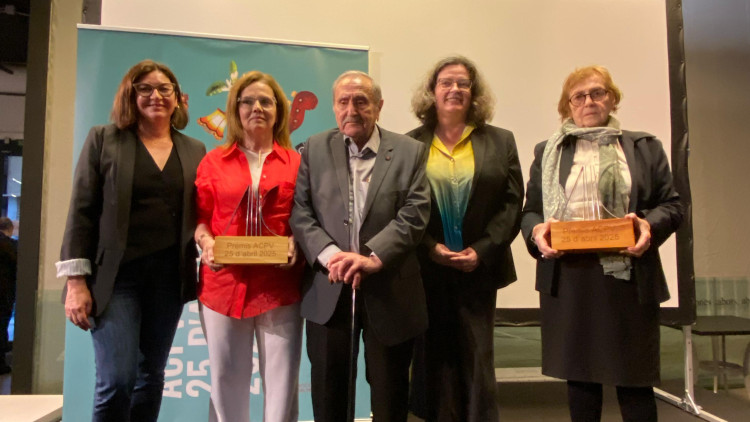 Josepa Costa, Alexandra Usó, Eliseu Climent, Anna Oliver i Rosa Raga| EL TEMPS. 
