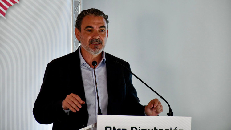 Vicent Arques, alcalde de l’Alfàs del Pi i portaveu socialista a la Diputació d’Alacant, durant l’acte d’aquest dimarts.