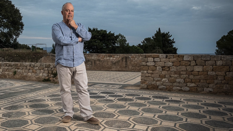Eusebi Ayensa al jaciment d'Empúries. JORDI MELI