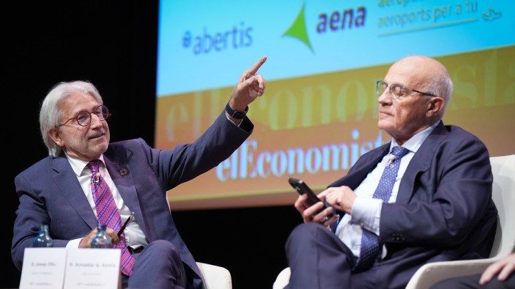 Daniel Sánchez Llibre, president de Foment, i Josep Oliu, president del Sabadell, la setmana passada durant un fòrum econòmic.. Europa Press