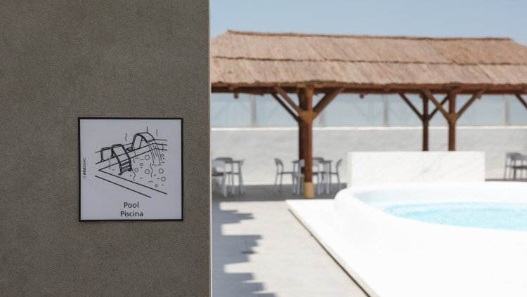 Piscina amb picotograma| Port Hotels. 