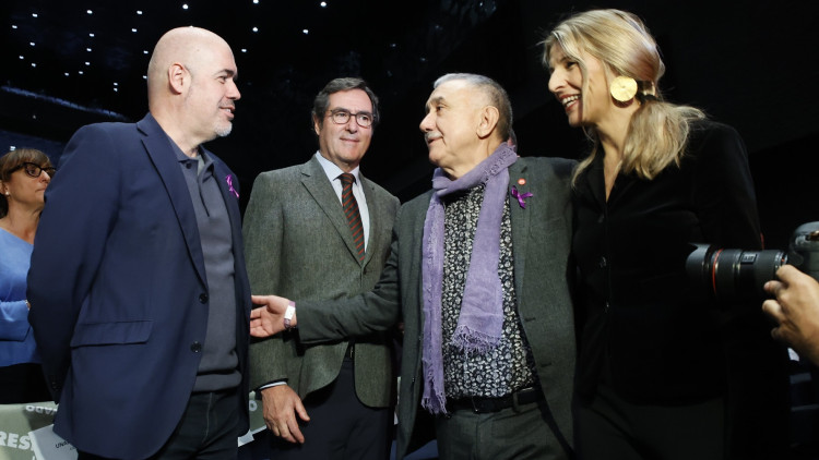 Unai Sordo (CCOO), Antonio Garamendi (CEOE), Pepe Álvarez (UGT) i la vicepresidenta i ministra Yolanda Díaz.. Europa Press