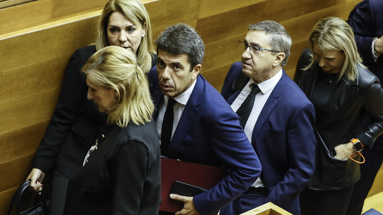El president, Carlos Mazón, acompanyat de les conselleres Pradas, Montes i Camarero, i pel conseller Rovira.. Europa Press