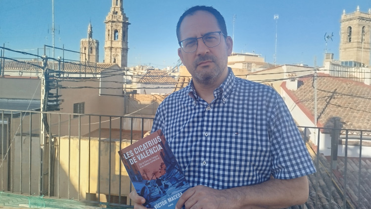 El periodista Víctor Maceda, autor de 'Les cicatrius de València'| Moisés Pérez.