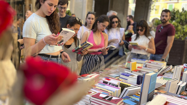Paradeta de llibres durant Sant Jordi 2025 a Palma (Foto Europa Press)