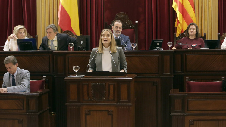 Marga Prohens durant el debat de Política General (Foto Europa Press)