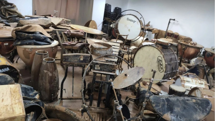 Els músics valencians han tret els instruments del fang per contribuir a la memòria de la dana.. FSMCV