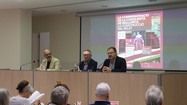 D'esquerra a dreta: Sebastià Alzamora, Gabriel Ensenyat i Antoni Llabrés ( Foto Obra Cultural Balear)