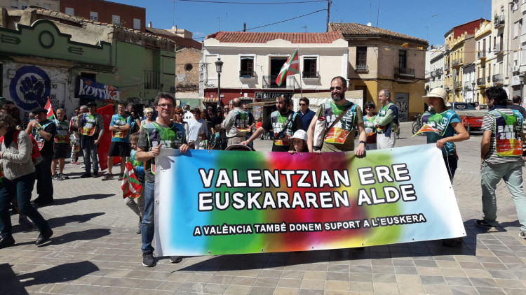 Una imatge de la 'Korrika' als carrers de València