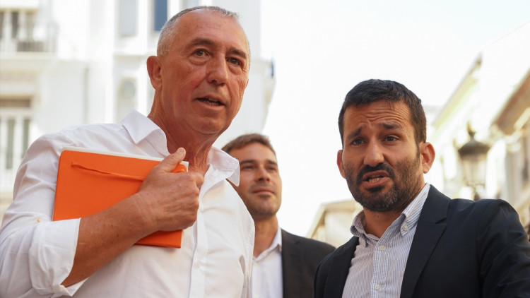 El síndic de Compromís, Joan Baldoví, amb Vicent Marzà i Gerard Fullana.. Europa Press