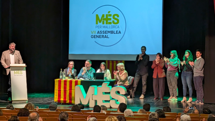 Apesteguia, després de ser reelegit per l'assemblea (Foto Més per Mallorca)