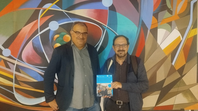 Josep Vicent Frechina i Jaume Ayats, autor de l'obra 'Els cants tradicionals dels Països Catalans'| Moisés Pérez. 