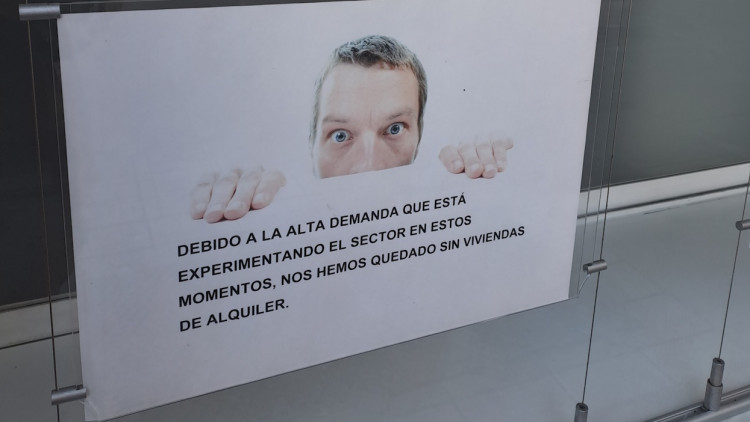 Cartell a una immobiliarìa de Palma