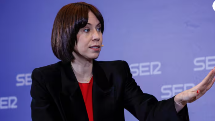 La secretària general del PSPV-PSOE, Diana Morant, durant la seua entrevista a la cadena SER.