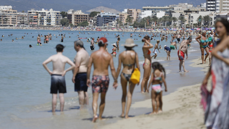 La Platja de Palma un dia d'estiu (Foto Europa Press)