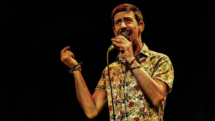 El cantaor Jonatan Penalba, durant un directe. Ismael López Nieto