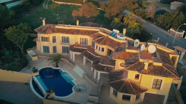 Una de les mansions a Mallorca escorcollada per la policia la setmana passada (Foto Europa Press)